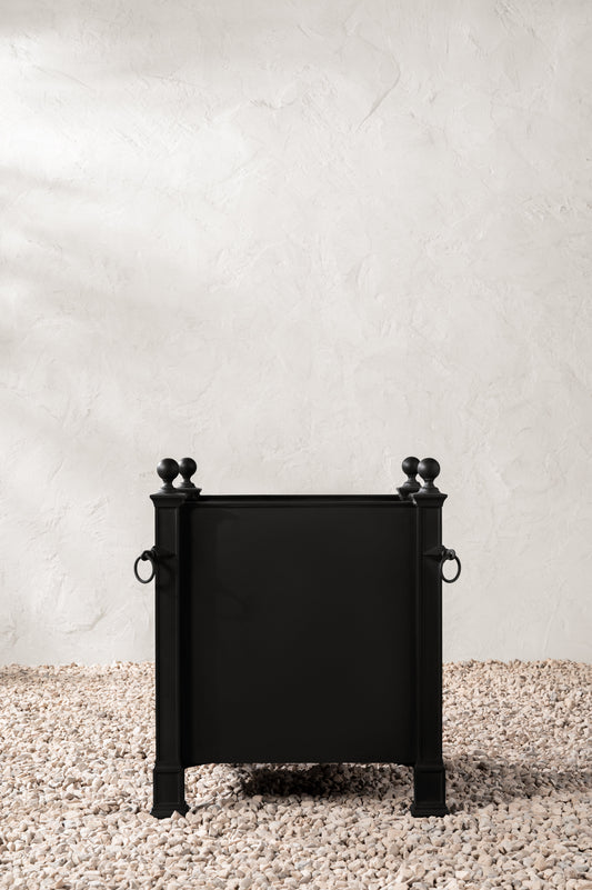 Saracen Outdoor Planter